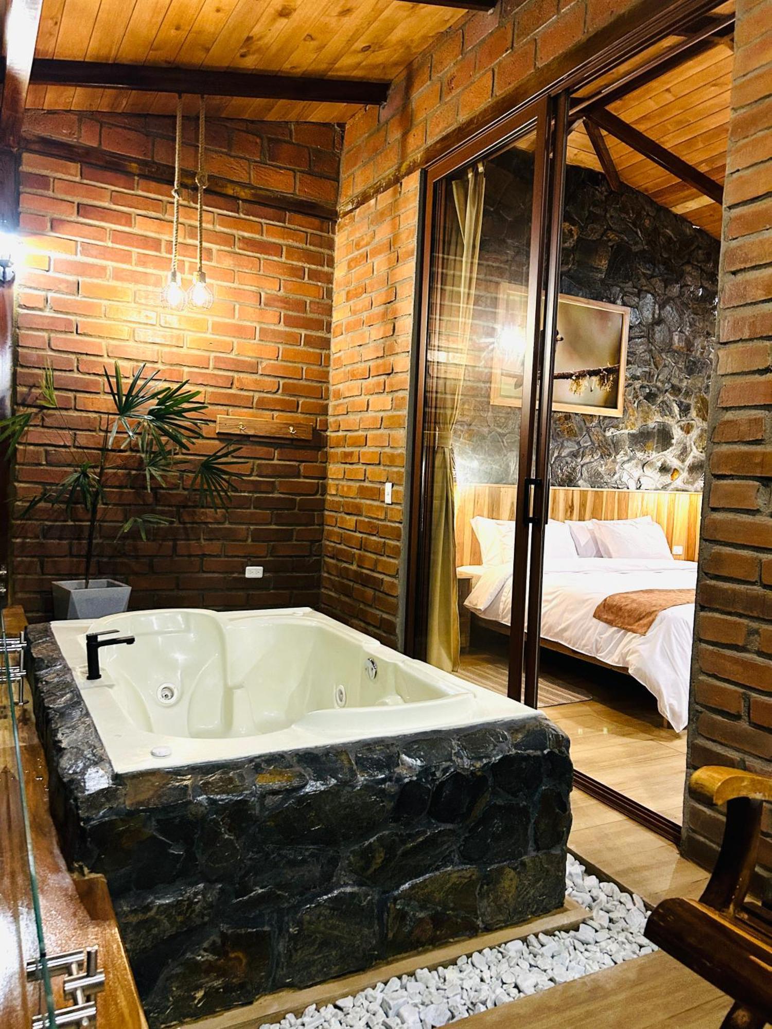 Piripe Wellness Lodge Pacto エクステリア 写真